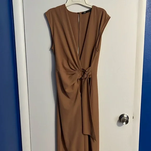 Zara brown jumpsuit - Picture 1 of 3